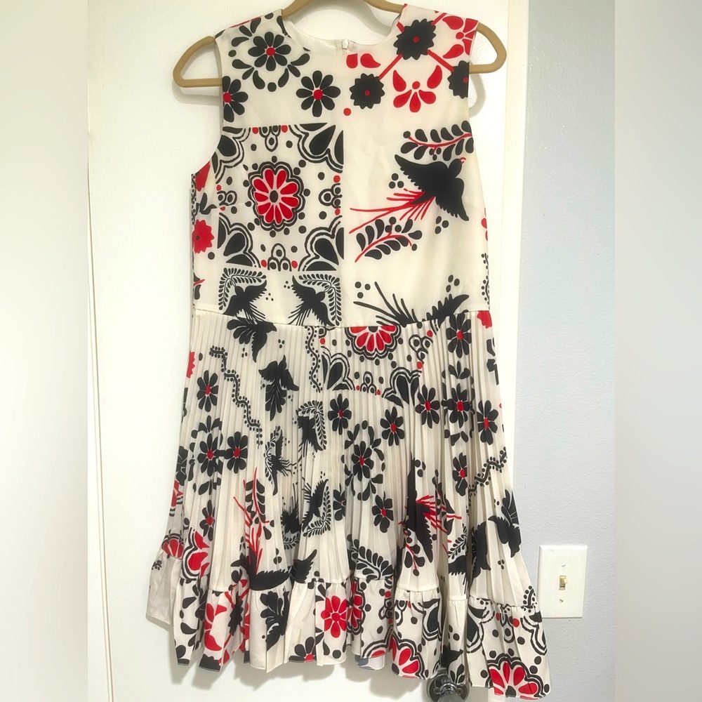 RED Valentino Cream/Black/Red Printed Crepe Pleated Sleeveless Mini Dress Sz 42